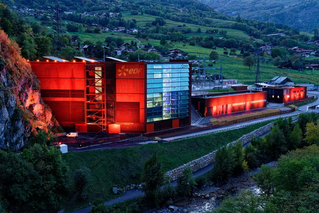 Centrale_hydroélectrique_EDF_de_La_Coche-Léon_Grosse;@EDF.png Centrale_hydroélectrique_EDF_de_La_Coche-Léon_Grosse;@EDF.png